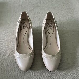 LifeStride Dreams Wedge Pumps Size 7